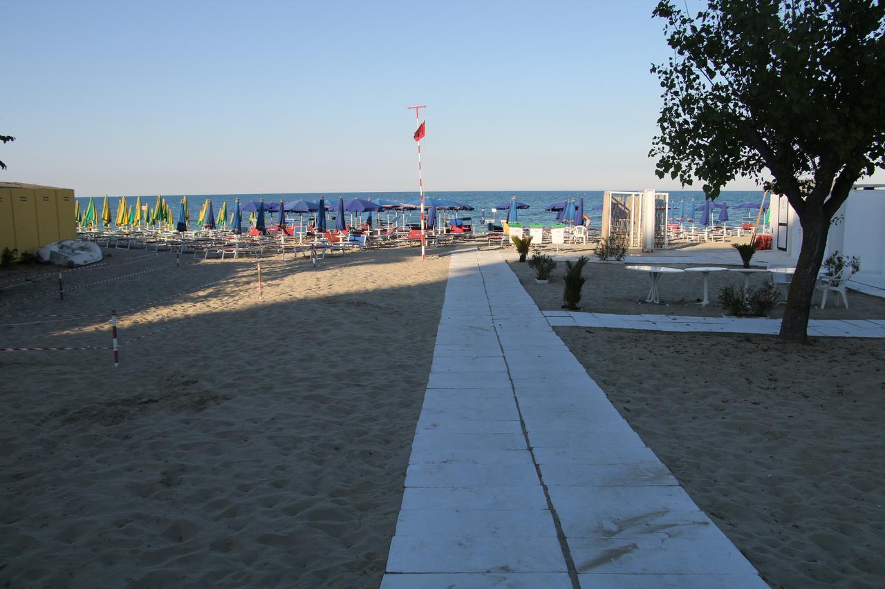 Hotel Boston Alba Adriatica Exterior photo