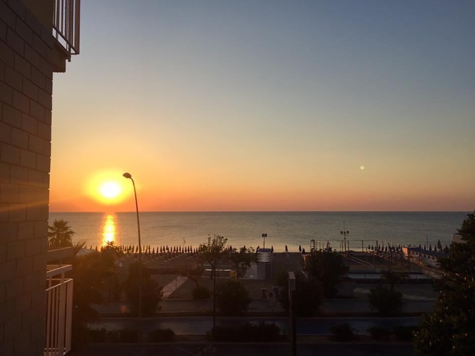 Hotel Boston Alba Adriatica Exterior photo