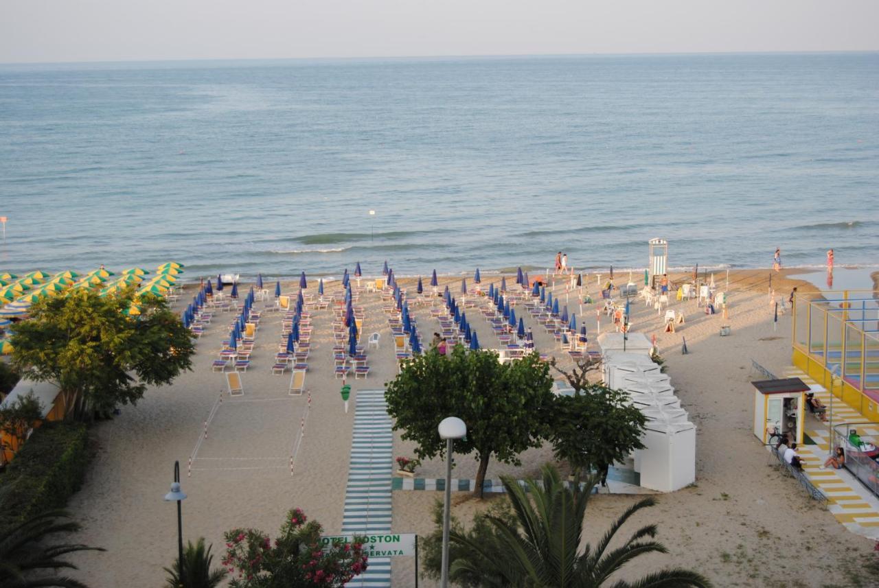 Hotel Boston Alba Adriatica Exterior photo